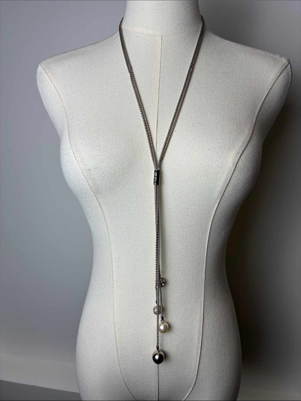 Silver tone Long Lariat Necklace with Mixed Pearl Drops